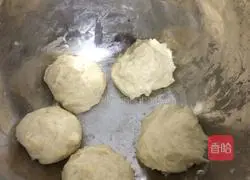 Illustration of how to make bean paste bread rolls 3