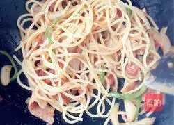 Time-saving bacon pasta recipe illustration 6