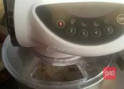 Illustration of how to make low-sugar whole wheat bread 8