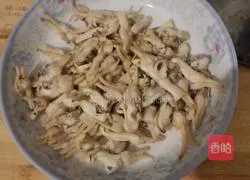 Illustration of how to make spicy razor clams 3