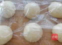 Illustration of how to make whole wheat coconut meal packs 4