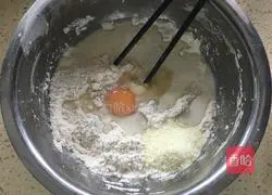 Illustration of how to make cartoon fish bread 2