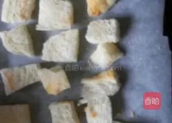 Illustration of making homemade bread crumbs 1