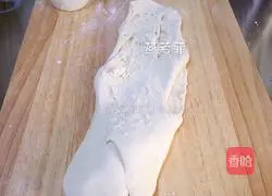 Coconut Five-Link Bread Recipe Illustration 4