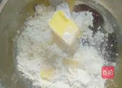 Illustration of how to make raisin soufflé buns 8