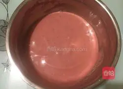 Illustration of how to make red yeast powder cream cake roll 11