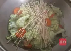 Illustration of how to make vegetable noodles 2