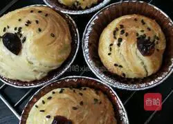 Illustration of how to make cranberry hand-shredded buns 9