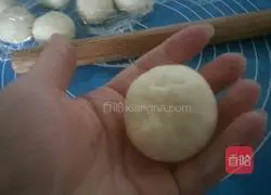 Illustration of how to make bean paste buns 10