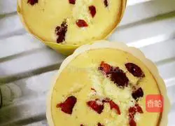 Crander Illustration of how to make berry muffin cups 10