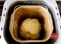 Illustration of how to make meat floss rolls 3