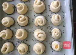 Honey Bun Recipe Illustration 13