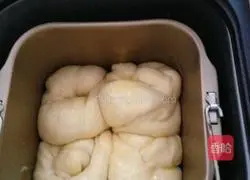 Refined Illustration of how to make milk bread (Chinese variety) bread machine version 8