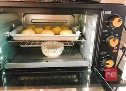 Illustration of making soft chives and meat floss bread 7