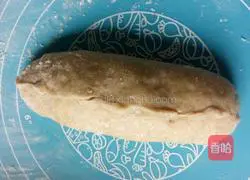 Illustration of how to make rye flour European bread 9