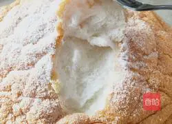 Illustration of how to make egg white soufflé 8