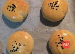 Sesame and red bean bun recipe 10