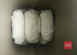 Illustration of how to make bread with a bread machine 8