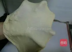 Illustration of how to make bread flowers 5