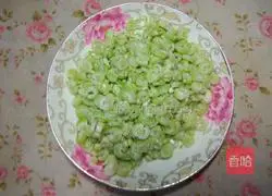 Illustration of how to make braised beans and noodles 2