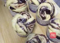 Illustration of how to make red bean paste and coconut bread 8