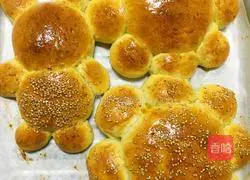 Flower and Rabbit Bean Paste Bread Illustration 8