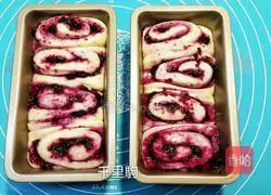 Illustration of how to make blueberry jam bread rolls 10
