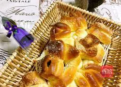 Illustration of how to make cranberry coconut hand-shredded bread 19