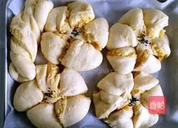 Illustration of how to make coconut bread 14