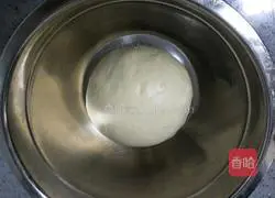 Illustration of how to make chive cheese bread 7