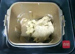 Illustration of how to make green onion, seaweed and meat floss bread 3