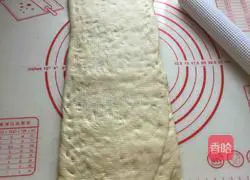 Illustration of how to make honey red bean evaporated milk bread cubes 7