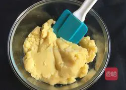 Illustration of making mashed potato cheese bread 6