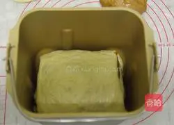 Illustration of how to make two-color toast bread 12