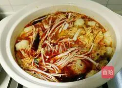 Illustration of how to make spicy bone soup 10