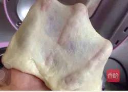 Illustration of how to make bacon cheese chive bread 3