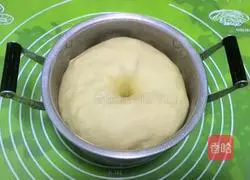 Illustration of how to make toast bread with coconut filling 8