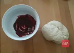 Illustration of how to make watermelon bread 7