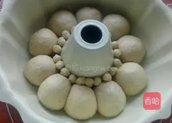 Illustration of how to make Totoro bread with light cream 9