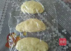 Illustration of how to make raisin toast 8