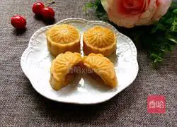 Illustration of how to make sweet potato cake with moon cake filling 11