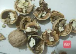 Illustration of making walnut hazelnut black sesame children's biscuits 2