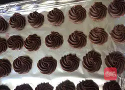 Chocolate Cookies Recipe Illustration 11