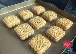 Illustration of making five-nut mooncakes 14