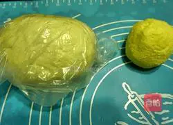 Illustration of how to make chive soda crackers 3