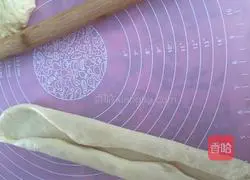 Illustration of how to make light butter toast 9