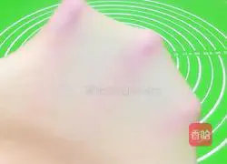 Illustration of how to make croissants 7