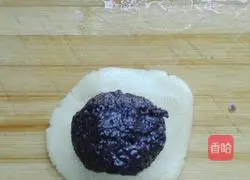 Illustration of how to make black rice stuffed mooncakes 16