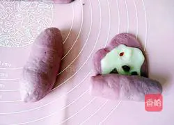 Illustration of how to make purple sweet potato with cranberry mochi filling 10
