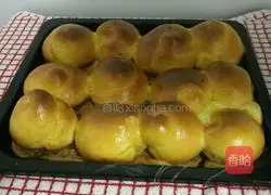 Rose Little Illustration of how to make bread 21